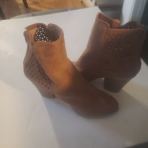 Ladies Danielle size 9 ankle boots